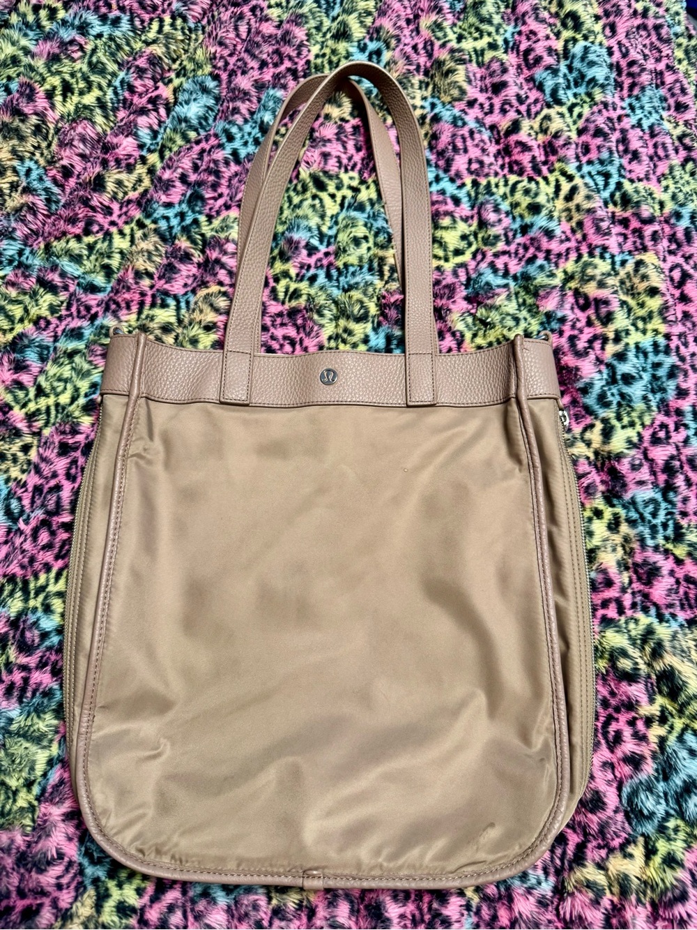 Lululemon City Adventurer Expandable Tote Bag Neutral Tan Taupe